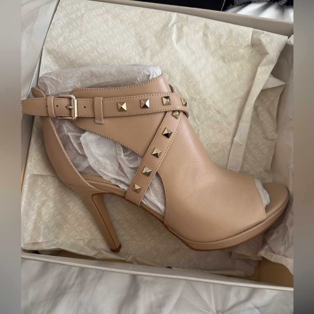 Marc fisher stud heels
